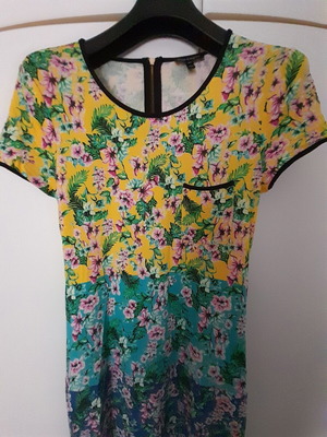 Juicy Couture dress multicolored like new, short-sleeve elastic