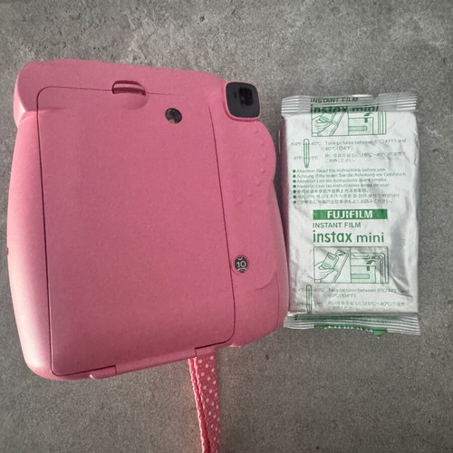 Fujifilm Instax Mini 9 instant camera like new, pink