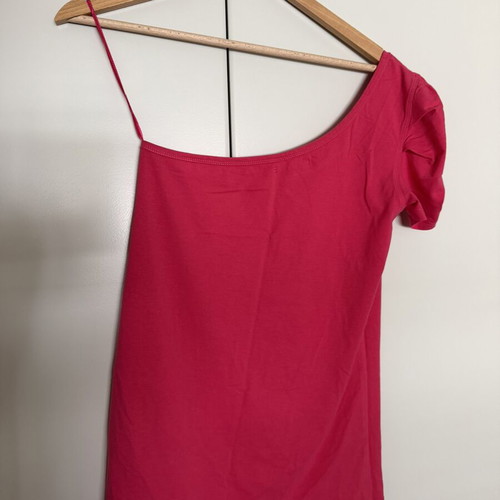 Bershka T-shirt large size magenta like new, fits S-M