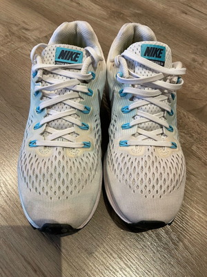Nike Zoom Pegasus 34 athletic shoes like new, size 39, white