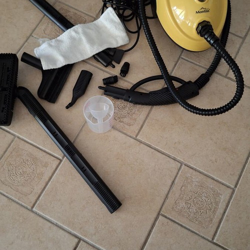 Montiss steam cleaner, like new