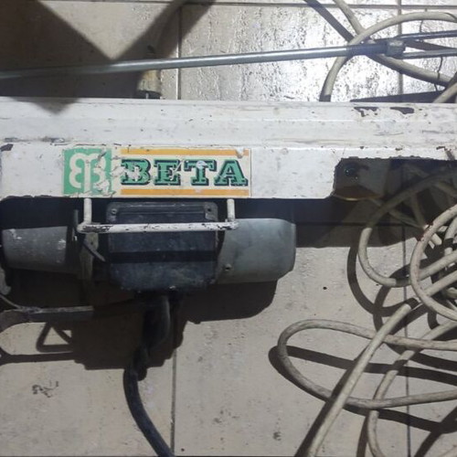 Balcony hoist used, 200 kg lifting capacity for construction
