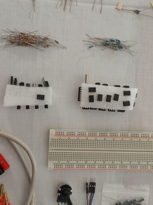 Apprentice electronics kit like new with microchips and resistors