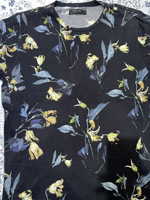 Religion London T-shirt XL like new, dark blue floral