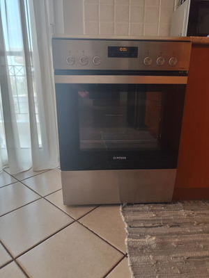Pitsos electric oven with ceramic hob, 66 liters