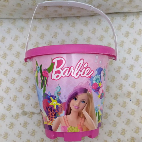 Barbie bucket like new