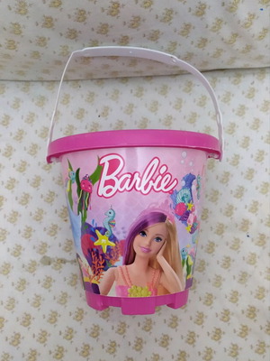 Barbie bucket like new
