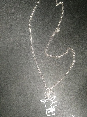 Pikatsu necklace new, small and discreet