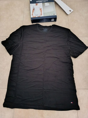 Tommy Hilfiger T-shirt new, men's size L, black