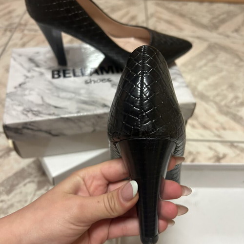 Diamantique black croco pumps like new, size 39, classic elegant