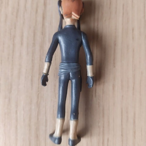 Ben 10 Gwen figure 7 cm like new