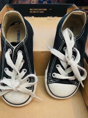 Βρεφικά παπούτσια all star μεταχειρισμένα, νούμερο 22 σε άριστη κατάσταση