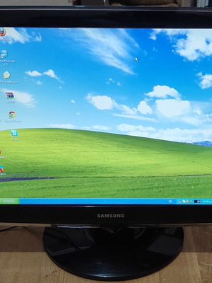 Samsung SyncMaster T240 computer monitor used