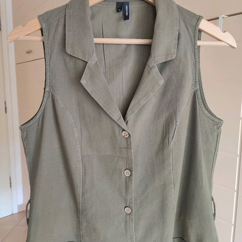 Vero Moda sleeveless dress like new, khaki with collar and fabric belt