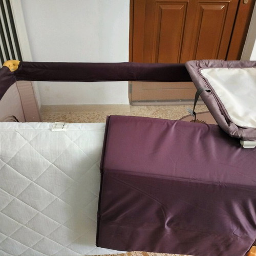 Lorreli playpen complete with Greco strom mattress like new