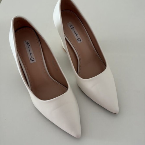 White pumps with thick 8cm heel, size 39, like new