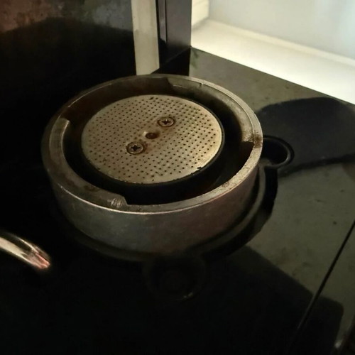 Philips Saeco Poemia Espresso machine used with filter and tamper