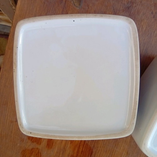 Bravo collectible ceramic jars like new