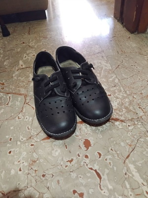 Casual black lace-up shoes used, size 39