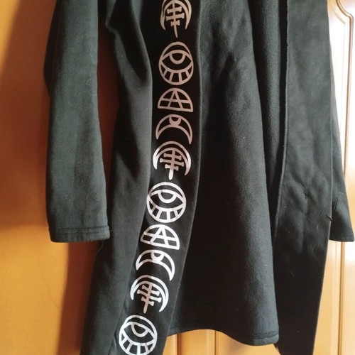 Cardigan used, black and white, size L without zipper or buttons