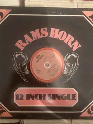 Saint Tropez Femmes Fatales 12" maxi single, Rams Horn Records, 1982