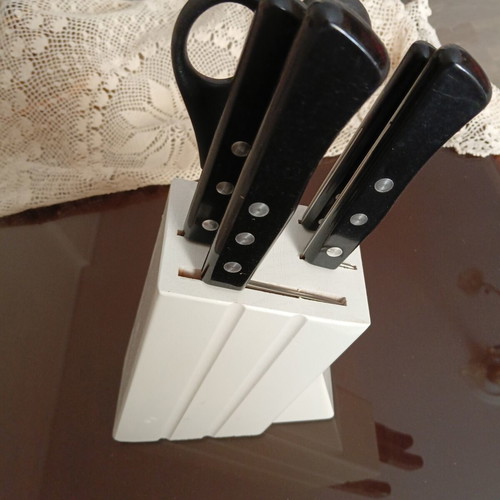 Knife set with scissors and block