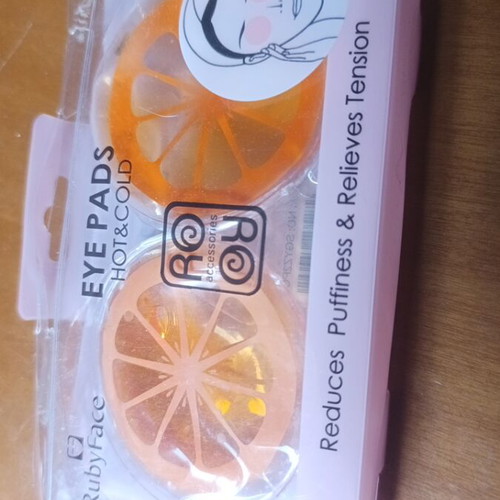 Eye pads hot and cold like new