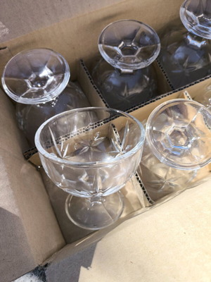 Glass wine glasses new, pack of 6, special design