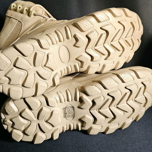 Hunting boots new, sand color, size 39, for fishing and camping