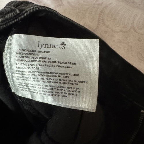 Lynne black denim skirt like new, size XL 42 14