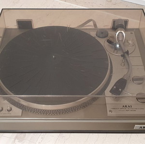 Akai AP-206  2-Speed Direct-Drive Turntable