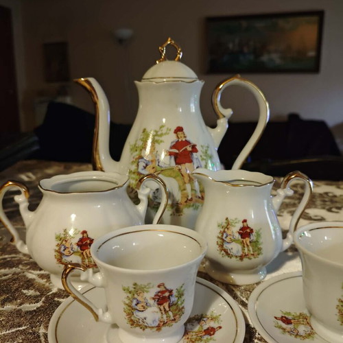 Porcelain coffee set 15 pieces vintage like new