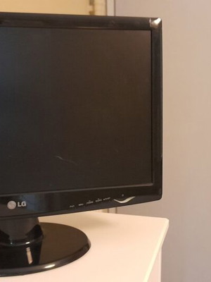 LG 20'' computer monitor used, LCD 1600x900