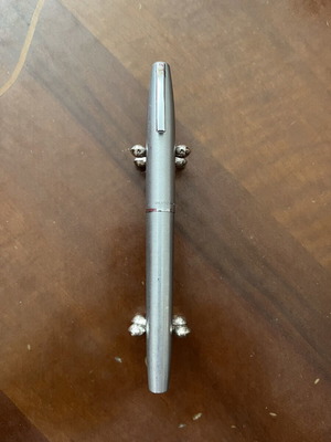 Sheafer pen like new, medium nib, needs ink cartridge