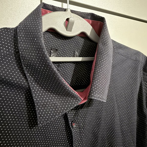 Men's navy blue polka dot shirt like new, slim fit, size L