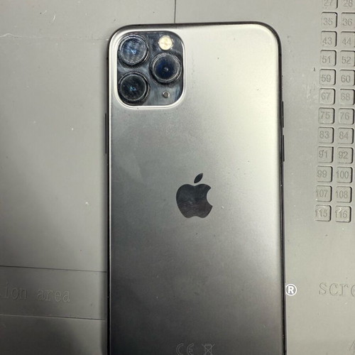 iPhone 11 Pro 64GB like new, black, with new battery