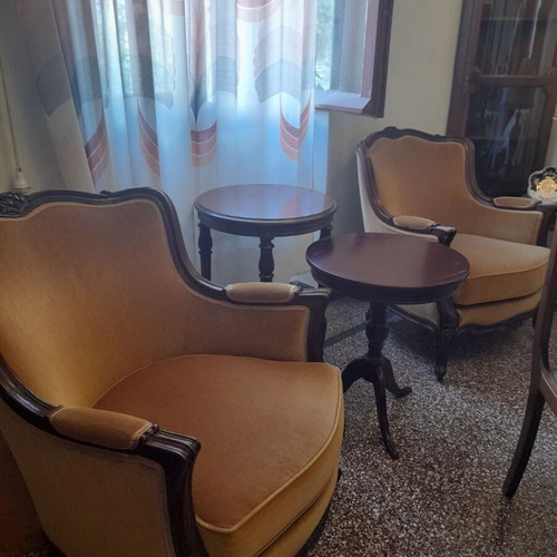 Classic armchair set like new, 2 armchairs and 2 small tables