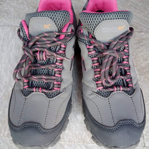 Regatta women's waterproof hiking shoes like new, size 38, gray pink