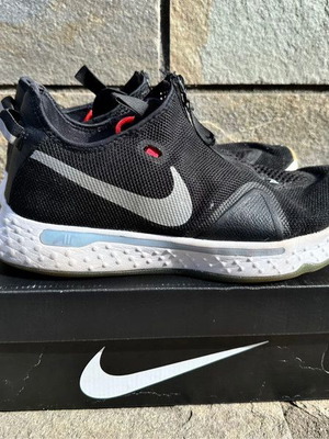 Nike PG 4 athletic shoes used, size 45, black-white