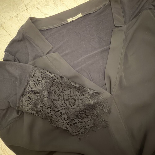 Intimissimi blouse black with lace sleeves like new, medium to large