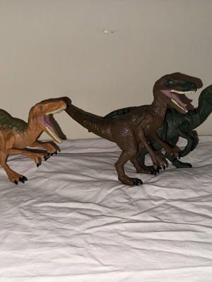 Jurassic World Velociraptors Echo, Delta & Charlie figures