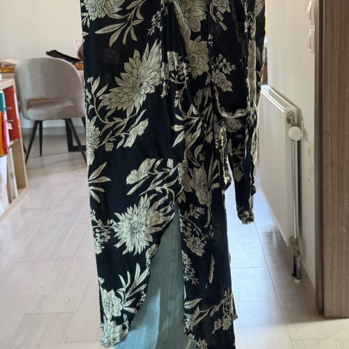 Amuse Society kimono like new, size S, black and beige