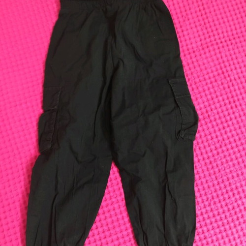 Kids cargo pants like new, black, for ages 6-7