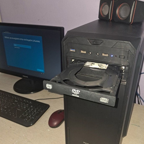 Desktop PC AMD Ryzen 3 3200G with 8GB RAM and 240GB SSD, like new