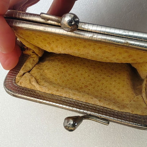 Vintage wallet used in good condition