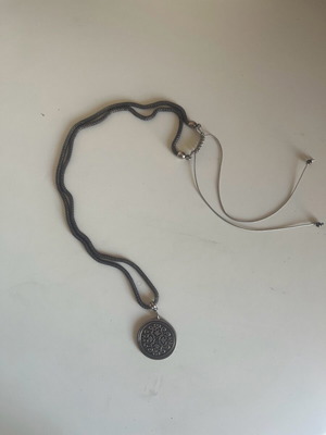 Μενταγιόν με αλυσίδα ασημί σε άριστη κατάσταση