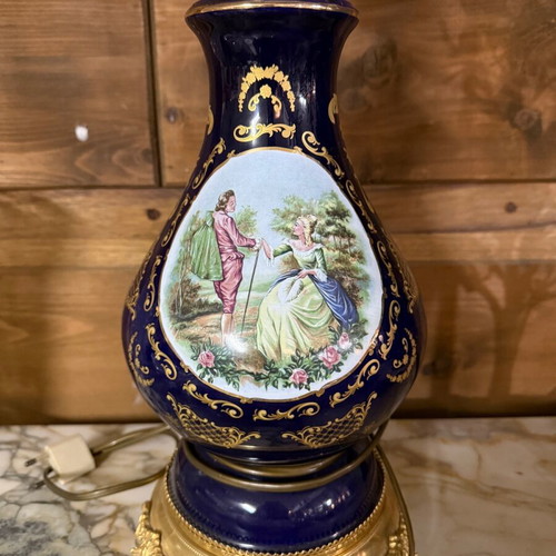 Limoges lamp like new with 70 glass chimney