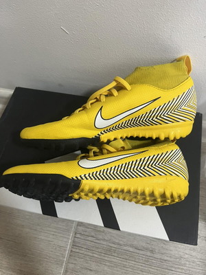 Nike football boots used, yellow, size 35-36