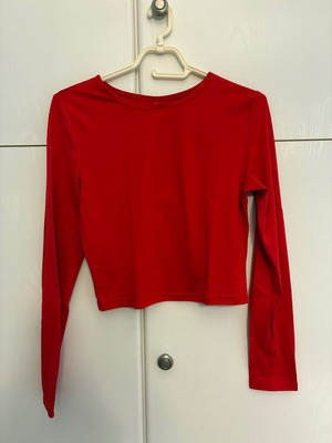 Long-sleeve red blouse new, size M