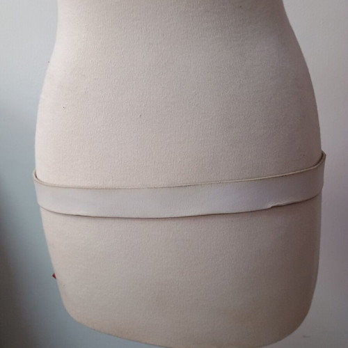 Sarah women's belt white with metallic details used